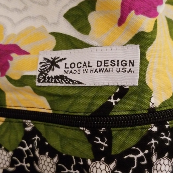 Cotton Reversible Hawaiian Floral Bright Turtles Tote Bag - Picture 2 of 8